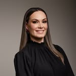 Dra. Caroline Tavone